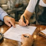 découvrez les obligations légales liées au contrat de travail extra en restauration pour employer sereinement et respecter la réglementation en vigueur.